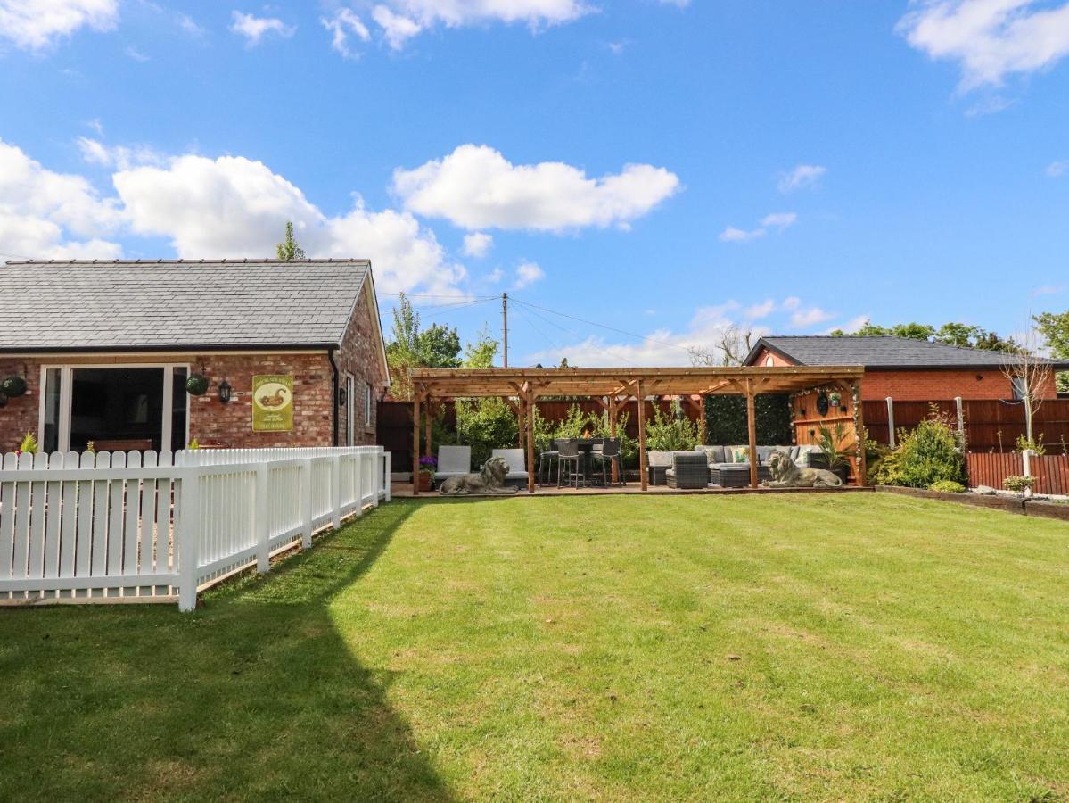 Moor End Manor Βίλα Poulton-le-Fylde Εξωτερικό φωτογραφία