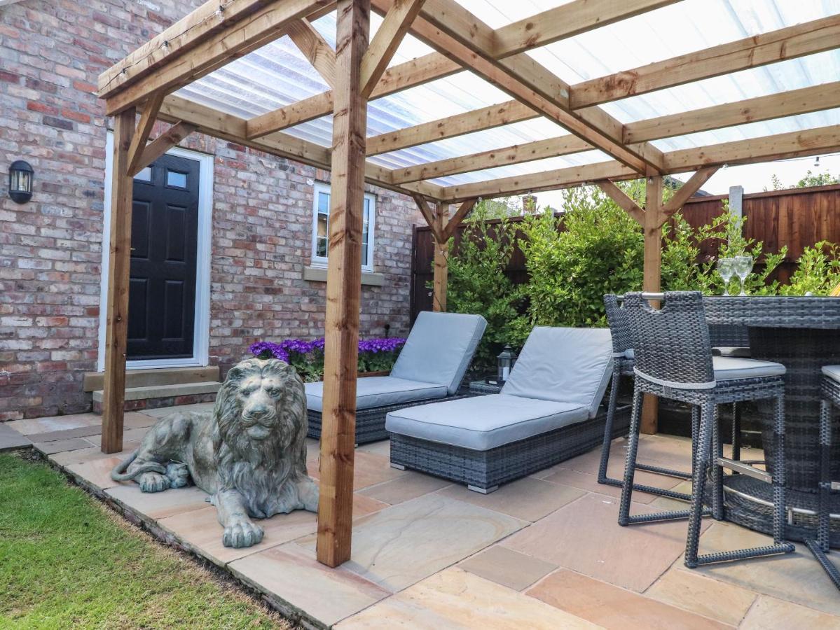 Moor End Manor Βίλα Poulton-le-Fylde Εξωτερικό φωτογραφία