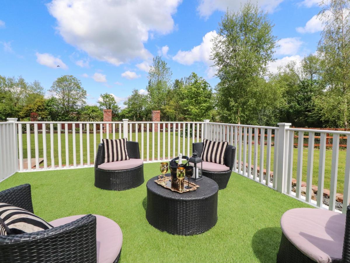 Moor End Manor Βίλα Poulton-le-Fylde Εξωτερικό φωτογραφία