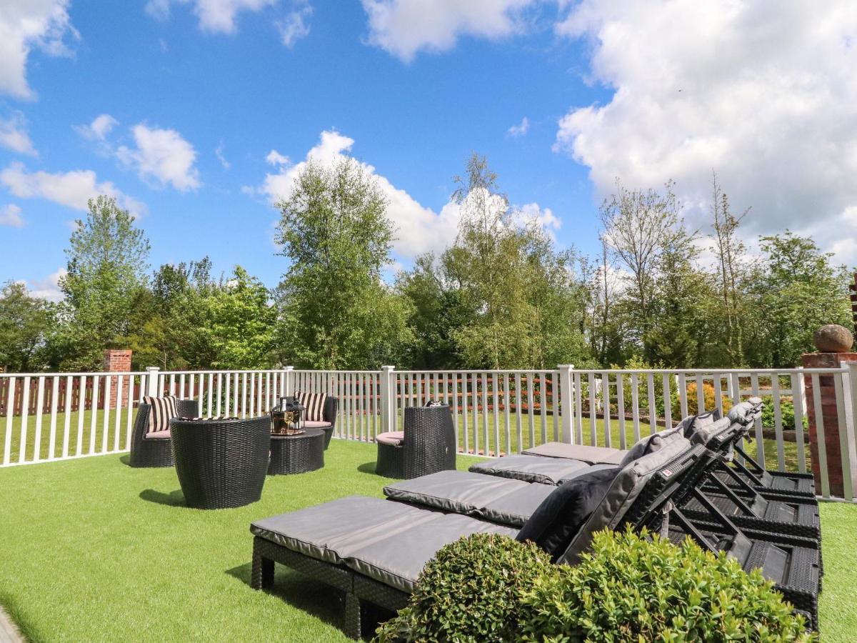 Moor End Manor Βίλα Poulton-le-Fylde Εξωτερικό φωτογραφία